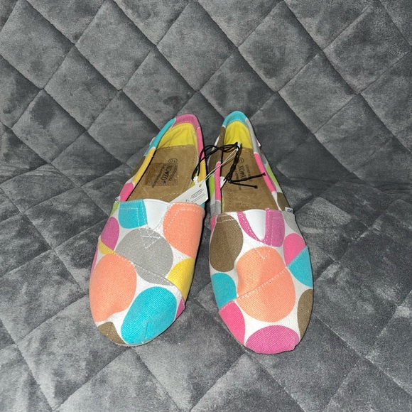 Slip On Flat Tennis Shoes - Picture 3 of 6